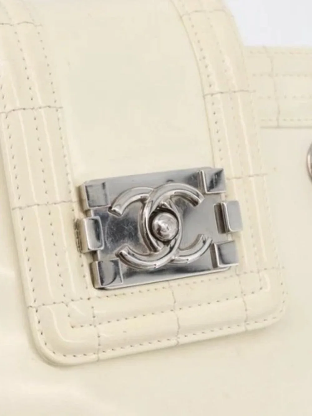 CHANEL Chain Boy Chanel Bag Patent leather White Silver CC Auth YKZ1054A